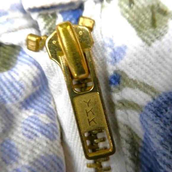 25x9 Vintage Erika Floral Denim Bermuda Shorts High Waist YKK Zip Fly Pockets - Picture 6 of 8